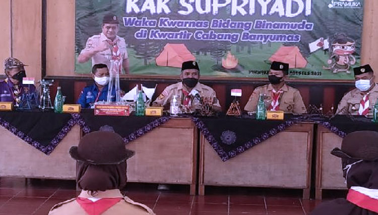 Wakil Ketua Kwartir Nasional Komisi Bina Muda Gerakan Pramuka, Supriyadi, apresiasi terhadap pencapaian anak didik di Kwarcab Banyumas. (FOTO: Humas Kwarcab Banyumas)