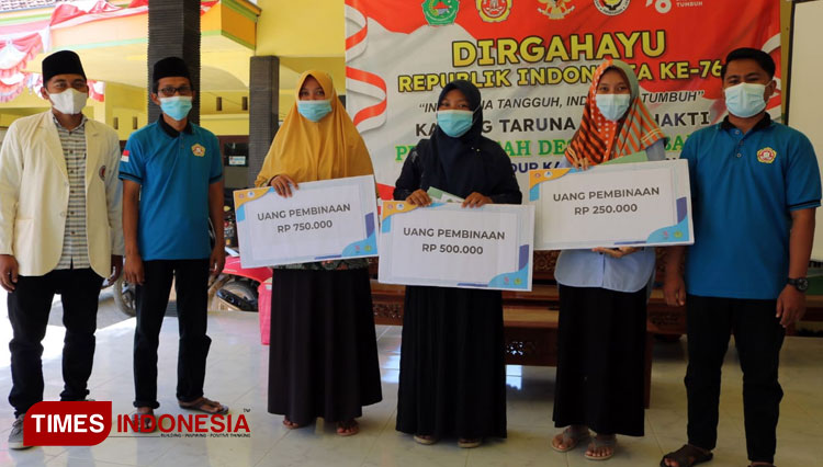 Kegiatan lomba yang diadakan Karang Taruna b
