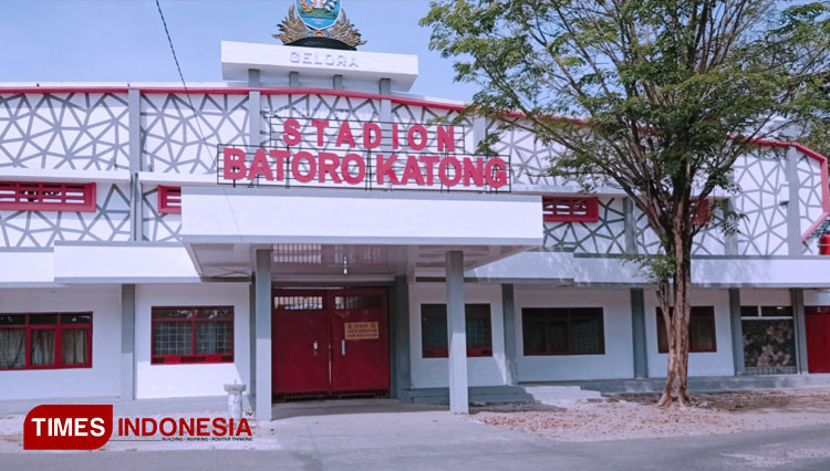 Stadion Batoro Katong Ponorogo masih ditutup untuk kegiatan olahraga bagi masyarakat umum. (FOTO: Marhaban/TIMES Indonesia)