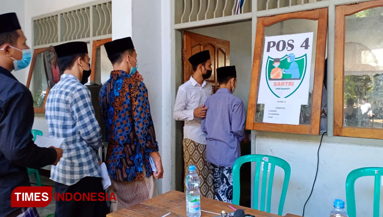 Vaksinasi di Ponpes Lirboyo c