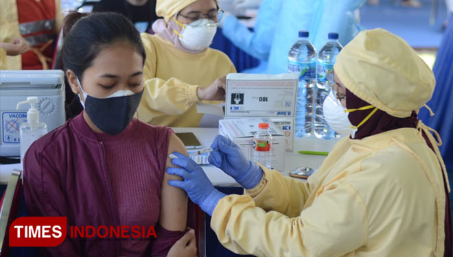Catat, Ini Jadwal Vaksinasi Astrazeneca dari IKA Unair dan Himpuni