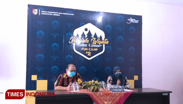 Kepala Bidang Pariwisata, Sri Supadmi (kiri) saat Press Conference Event Jelajah Wisata, Kamis (26/8/2021). (Foto: Arip Ripaldi/ TIMES Indonesia)