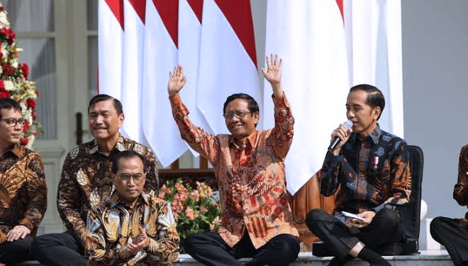 Presiden Jokowi saat bersama dengan para menteri di Istana negara. (FOTO: Kompas.com)