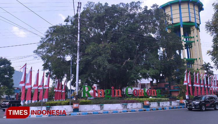 Ringin Contong, Icon Kota Jombang yang berada di Jl. Wahid Hasyim (Foto: Rohmadi/TIMES Indonesia) 