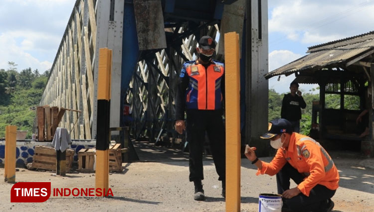 jembatan legendaris Cirahong a