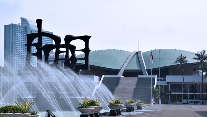 Gedung DPR RI. Komite Nasional Indonesia Pusat (KNIP) dibentuk pada 29 Agustus 1945 dan menjadi cikal bakal DPR RI saat ini. (foto: TIRTO/Andrey Gromico)