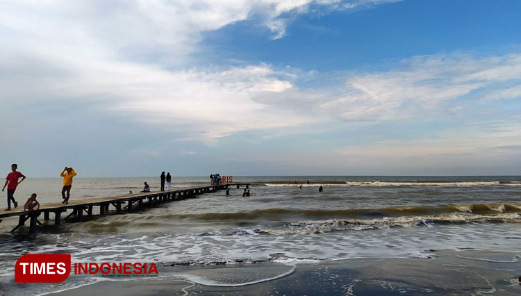 Tiris Beach Indramayu, Your Gateway to Serenity
