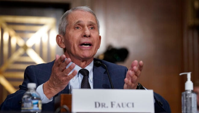 Pakar penyakit menular terkemuka AS Dr. Anthony Fauci saat memberikan keterangan pers di Amerika Serikat (foto: Dokumen/AP)