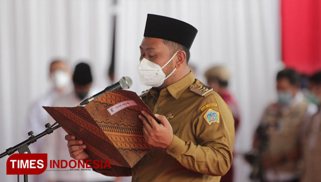 Bupati-Gresik.jpg
