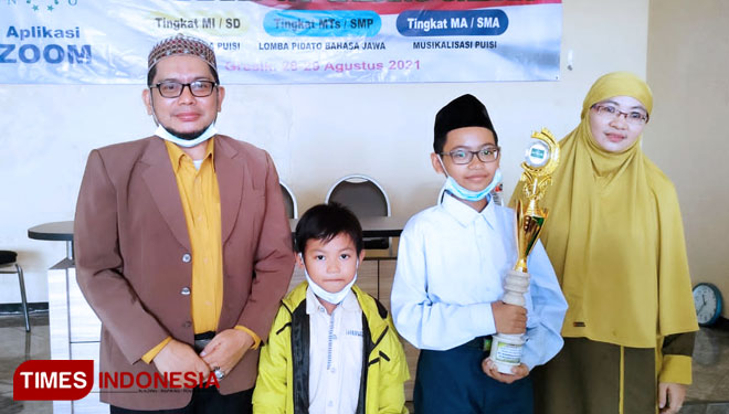 Pelajar berprestasi b