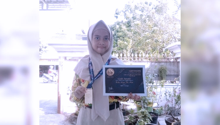 Pandemi Covid-19 Tak Surutkan Prestasi Siswa SMPN 1 Lamongan Raih Gold Award
