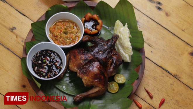 Ayam Guling Palembang di Kawasan OPI Palembang (Foto : Udin for TIMES Indonesia)