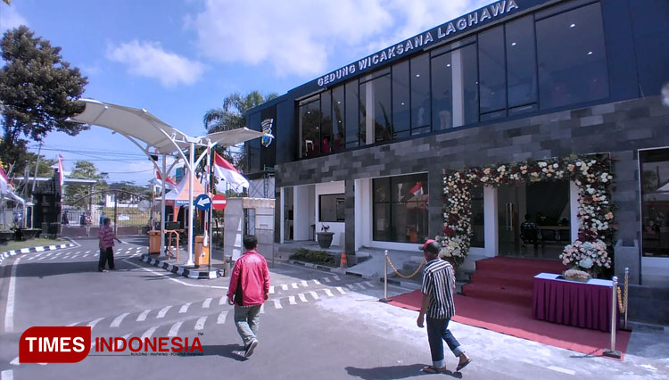 Gedung SPKT yang baru dilengkapi dengan beragam peralatan modern yang bisa dimanfaatkan untuk menjaga keamanan dan ketertiban di Kota Batu. (FOTO: Muhammad Dhani Rahman/TIMES Indonesia)