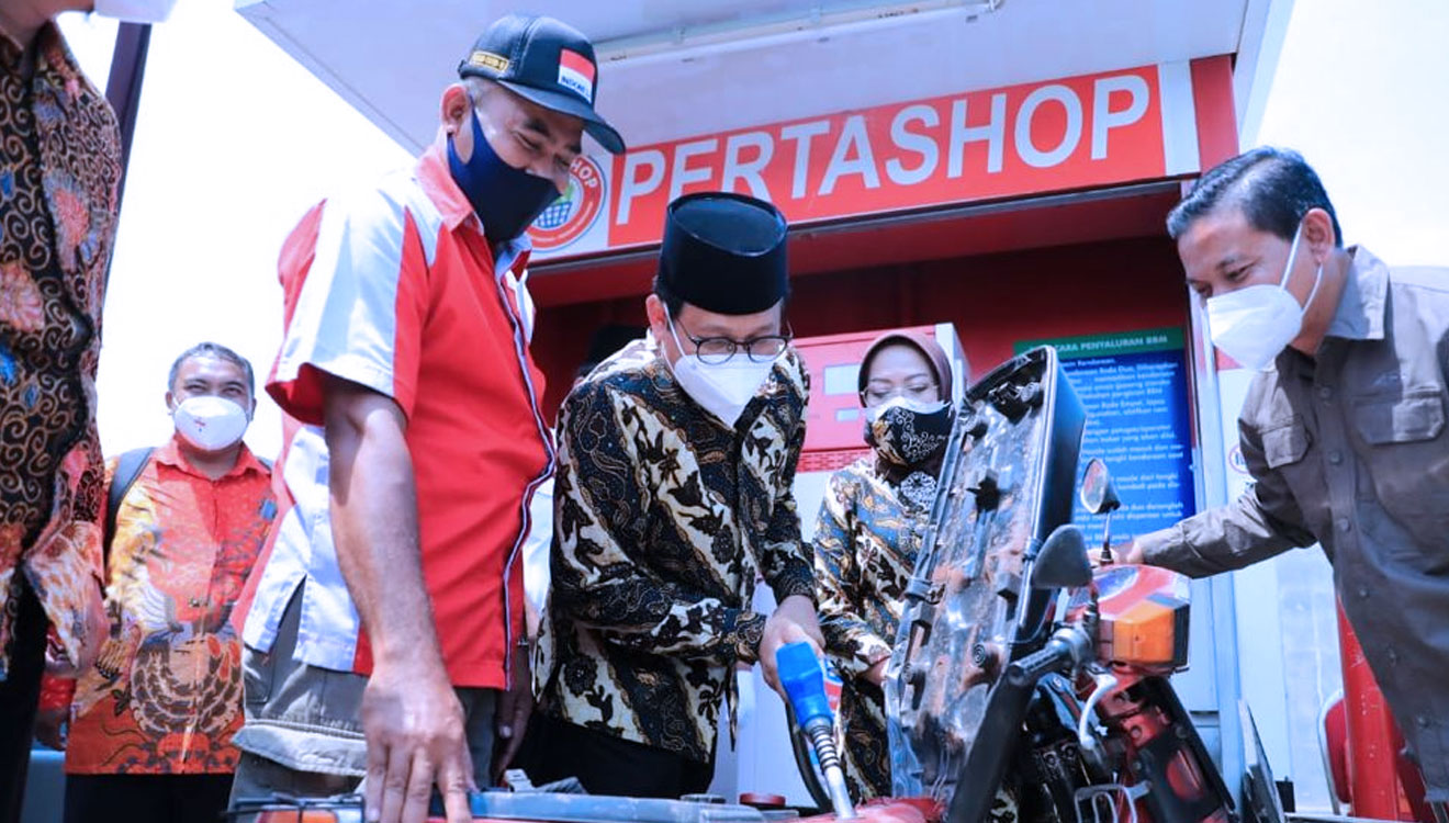 Tindak Lanjuti Kerjasama dengan PT Pertamina, Gus Halim Tinjau Pertashop di Sidoarjo