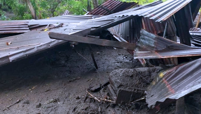 Banjir Bandang menerjang wilayah Kabupaten Ngada NTT. (Foto: kompas.com/Dok. BPBD NTT)
