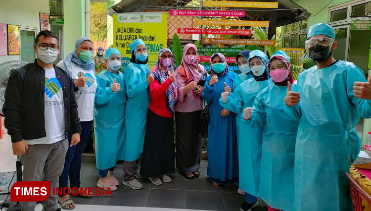 Tenaga Medis Relawan dan Pengurus Lets Share
