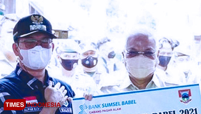 Bank SumselBabel Pagaralam salurkan CRS untuk Kota Pagaralam. (Foto: Asnadi/TIMES Indonesia)