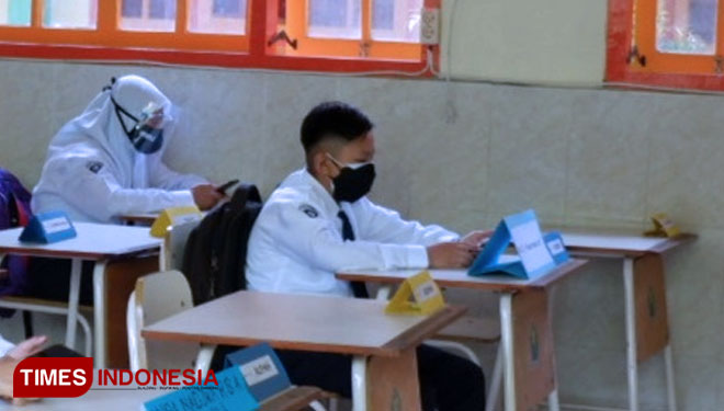 PTM Terbatas Kota Malang, Siswa Wajib Pakai Masker Double