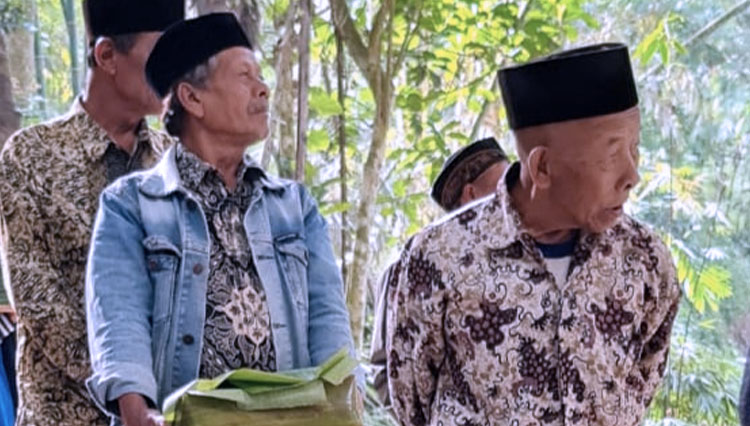 Meneguhkan Tradisi Metri di Desa Adat Serpihan Menara Air Gunung Kawi