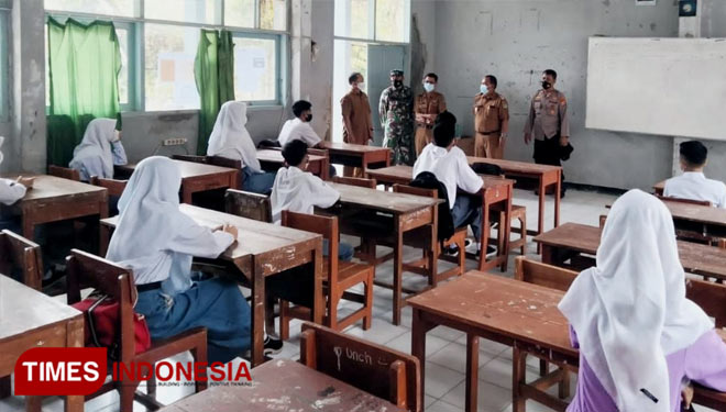 Sejumlah siswa di Kabupaten Majalengka tengah melaksanakan pembelajaran tatap muka. (Foto: Jaja Sumarja/TIMES Indonesia)