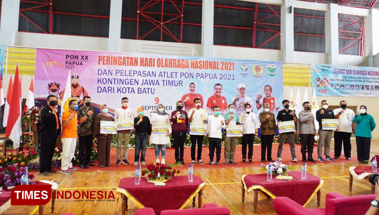 Suasana saat pelepasan atlet di GOR Gajahmada Kota Batu, Kamis (9/9). (FOTO: AJP TIMES Indonesia)