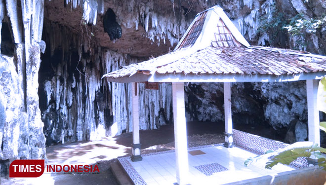 A nice ambience at Goa Kalak or Kalak Cave, PaciatanSuasana Goa Kalak yang memiliki kisah magis (Photo: Yusuf Arifai/TIMES Indonesia)