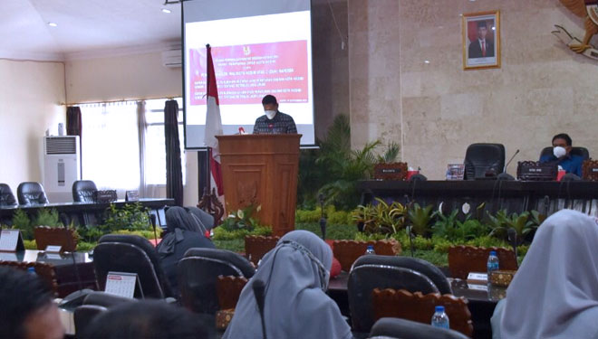 Rapat Paripurna DPRD b