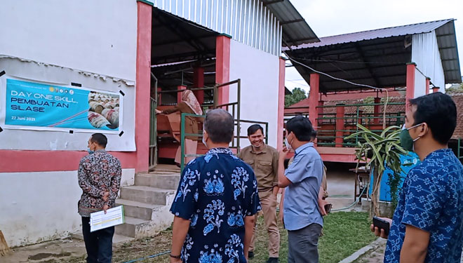 Tim Inspektorat Jenderal Kementan RI meninjau Teaching Factory Polbangtan Malang di Randuagung, Kecamatan Singosari Jumat (10/9/2021). (FOTO: Polbangtan Malang)