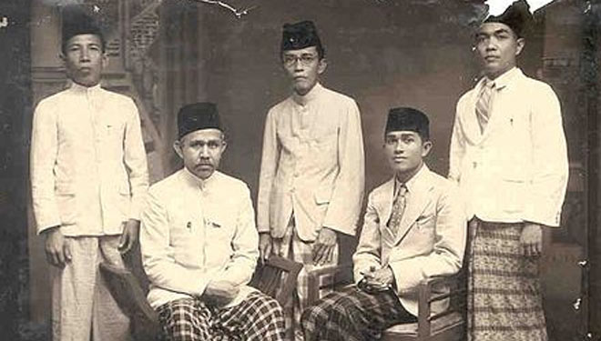A Hassan dan Anggota Study Club Persatoean Islam. (foto: wikiwand)