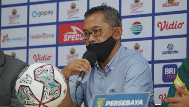 Pelatih Persebaya Aji Santoso dalam kesempatan after match conference melawan Persikabo 1973, Sabtu (11/9/2021). (FOTO: MO Persebaya for TIMES Indonesia) 