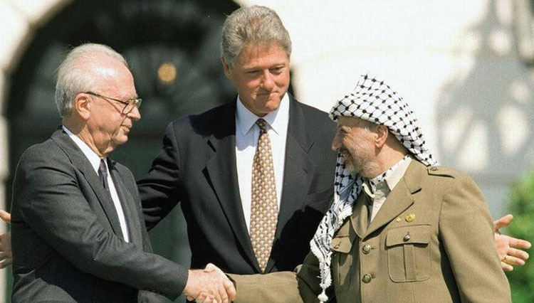 Sejarah Hari Ini: 13 September, Jabat Tangan Bersejarah Rabin-Arafat dan Bom BEJ