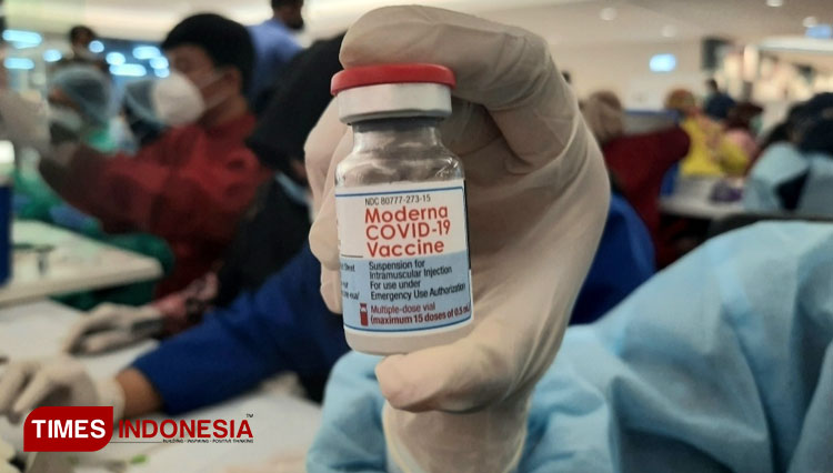 Vaksin Moderna yang digunakan untuk masyarakat Indonesia di Surabaya (FOTO: Shinta Miranda/TIMES Indonesia)