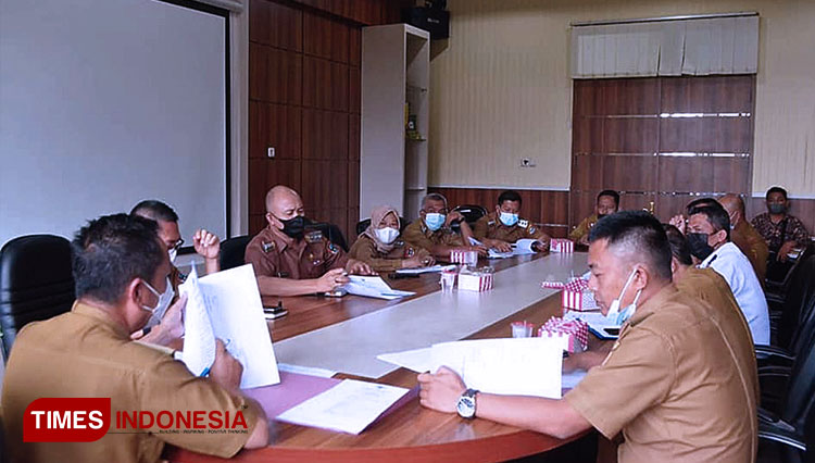 Mengambil tempat di Ruang Rapat Besemah III, Sekda Kota Pagaralam, Samsul Bahri Burlian pimpin rapat pembahasan rencana penamaan jalan di wilayah Kota Pagaralam (FOTO: Asnadi/TIMES Indonesia)
