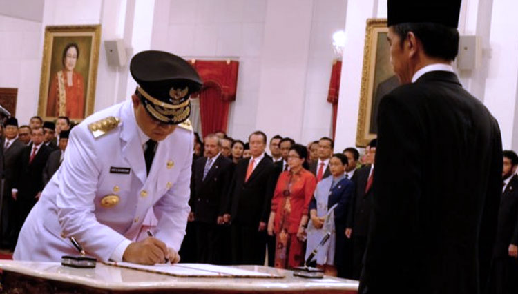 Anies Baswedan usai resmi dilantik sebagai Gubernur DKI Jakarta oleh Presiden RI Jokowi di Istana Negara, Jakarta, 16 Oktober 2017. (FOTO: Dok. Pribadi)