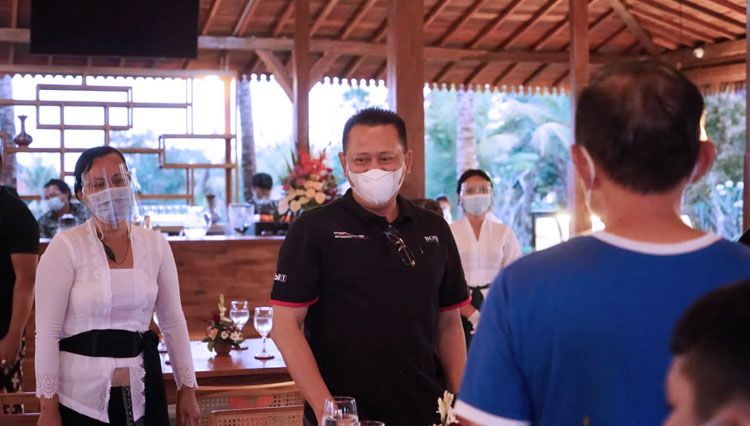 Ketua MPR RI Bambang Soesatyo saat menghadiri pembukaan Restoran Wedja di Gianyar, Bali, Rabu (15/9/2021). (foto: dok TIMES Indonesia)
