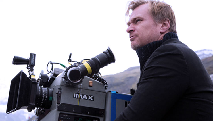 Christopher Nolan bersiap menggarap film terkait sejarah yang mengangkat cerita sosok pembuat bom atom di Perang Dunia II. (FOTO: Paramount)