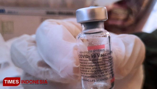 Vaksin CoronaVac untuk vaksinasi pelajar di Surabaya (FOTO: Shinta Miranda/TIMES Indonesia)
