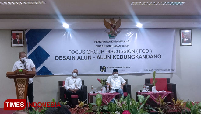 Kepala DLH saat memaparkan rencana pembangunan alun-alun Kedungkandang di FGD yang juga dihadiri Wali Kota Malang, Rabu (15/9/2021). (Foto: Rizky Kurniawan Pratama/TIMES Indonesia)