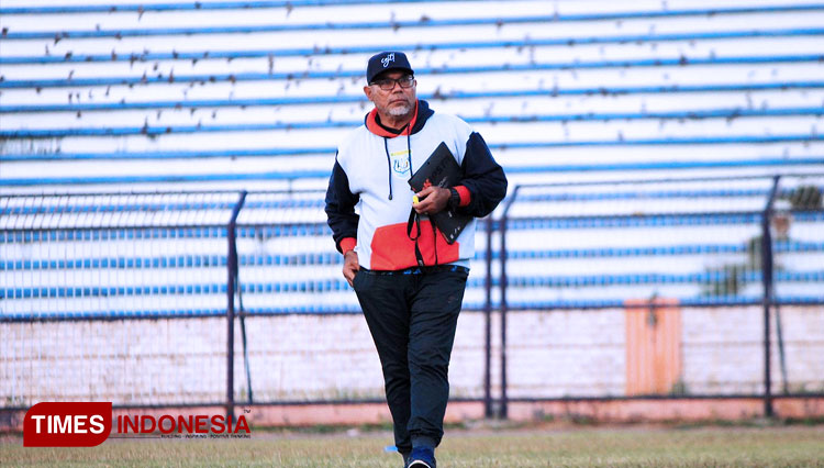 Pelatih Persela, Iwan Setiawan. (FOTO: MFA Rohmatillah/ TIMES Indonesia)