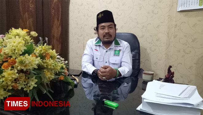 Anggota fraksi PKB sekaligus Wakil Ketua DPRD Kabupaten Bangkalan Hotib Marzuki. (FOTO: Doni Heriyanto/TIMES Indonesia)
