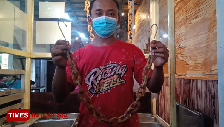The look of Bakso Rante or Series of Chain meatball of Sidoarjo. (Photo: Khusnul Hasana/TIMES Indonesia)