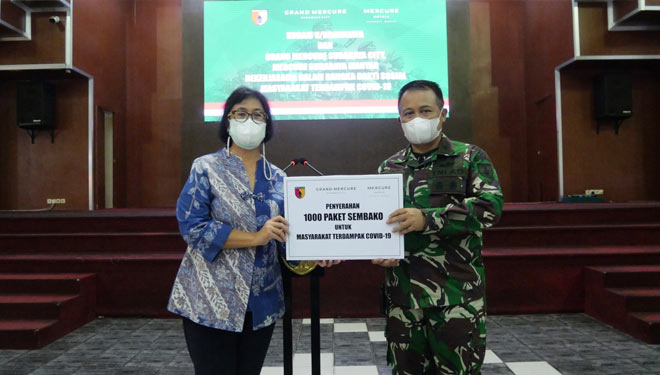 Bersama Kodam V Brawijaya, Grand Mercure Surabaya City Bagikan 1000 Paket Sembako