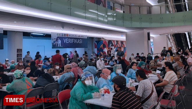 Ilustrasi Masyarakat Surabaya menjalani vaksinasi (FOTO: Shinta Miranda/TIMES Indonesia)