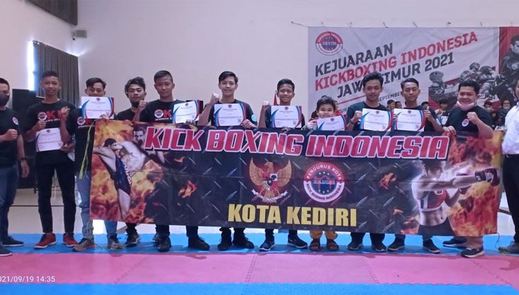 Atlet Kickboxing Kota Kediri Raih Prestasi di Kejuaraan Kickboxing Jatim 2021