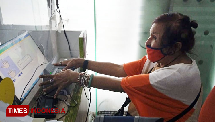 Salah seorang transgender a