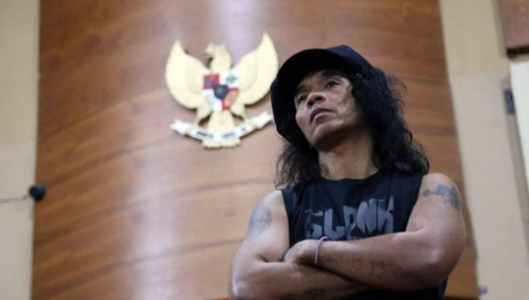 Keliling Papua dengan Helikopter, Kaka Slank Ajak Masyarakat Stop Tebang Pohon