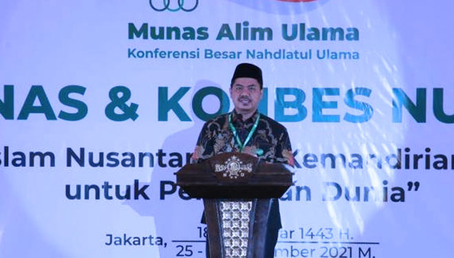 Juri Ardiantoro, ketua pelaksana Munas dan Konbes 2021, saat memberikan sambutan dalam acara tersebut, Sabtu (25/9/2021). (foto: : Panitia Munas dan Konbes NU 2021)