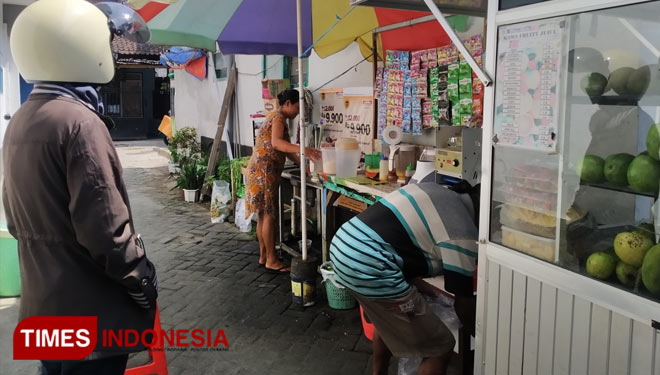 Omzet Pedagang Kaki Lima di Malang Anjlok Akibat Pandemi Covid-19