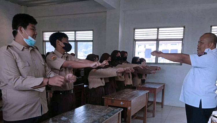 Pemberian ilmu penanggulangan bencana untuk pelajar SMP dari Tagana Ciamis (foto: Tagana Ciamis)