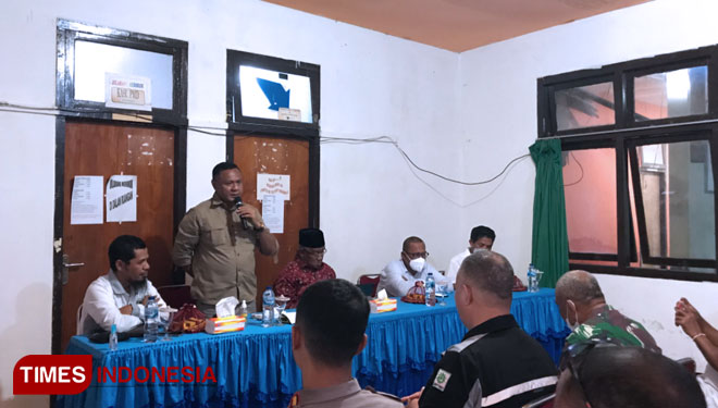 Wali Kota dan Wakil Wali Kota Tidore rapat bersama dengan Panitia daerah STQ Nasional XXVI di kantor Camat Obat Utara, Sabtu (25/9/2021). (Foto: Wahyudi Yahya/TIMES Indonesia)